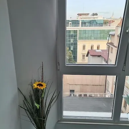 Sky-view Apartmentin Perfect Center *