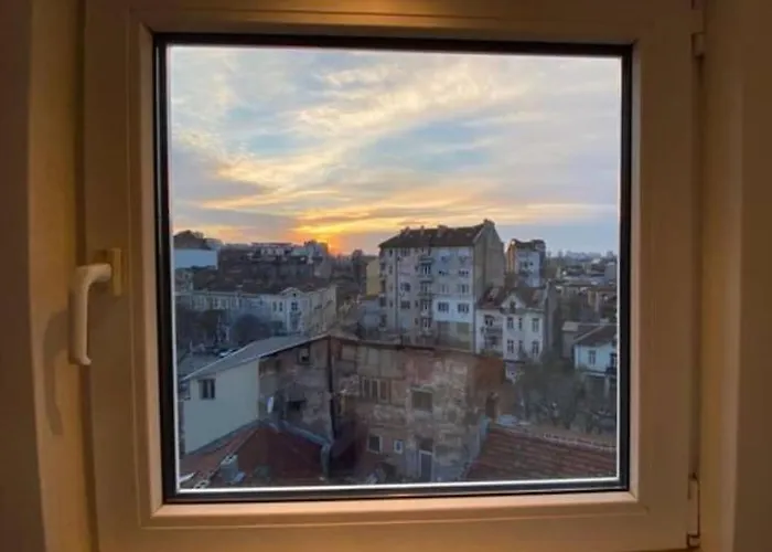 Sky-view Apartmentin Perfect Center Sofia